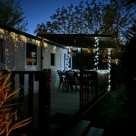 Mobil-Home Au Pied Du Luberon 拉罗克当泰龙 外观 照片
