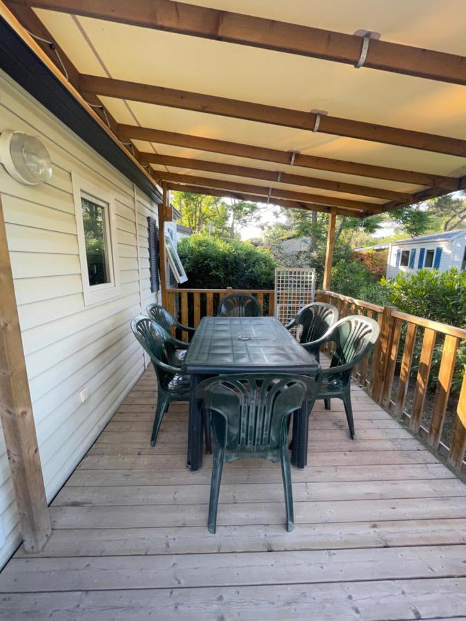 Mobil-Home Au Pied Du Luberon 拉罗克当泰龙 外观 照片