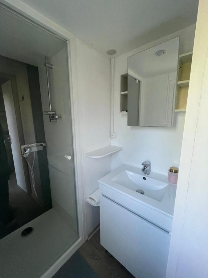 Mobil-Home Au Pied Du Luberon 拉罗克当泰龙 外观 照片