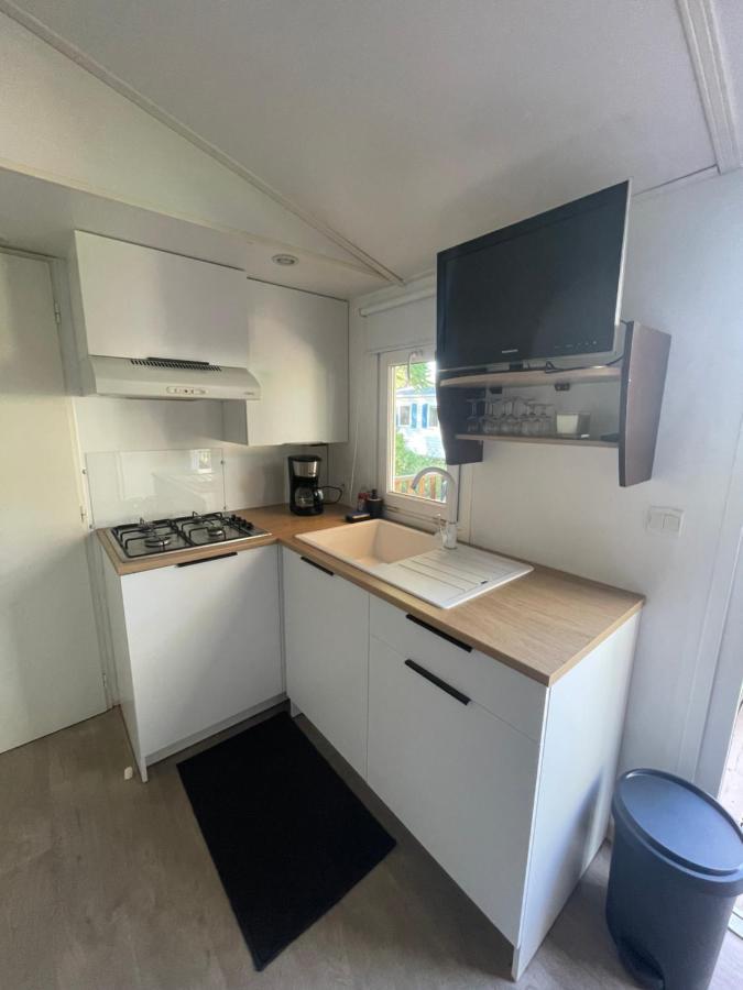 Mobil-Home Au Pied Du Luberon 拉罗克当泰龙 外观 照片