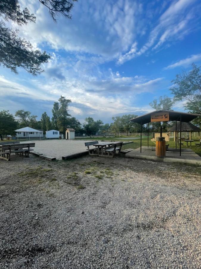 Mobil-Home Au Pied Du Luberon 拉罗克当泰龙 外观 照片